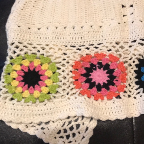 Crochet Halter Crop top - Picture 2 of 6